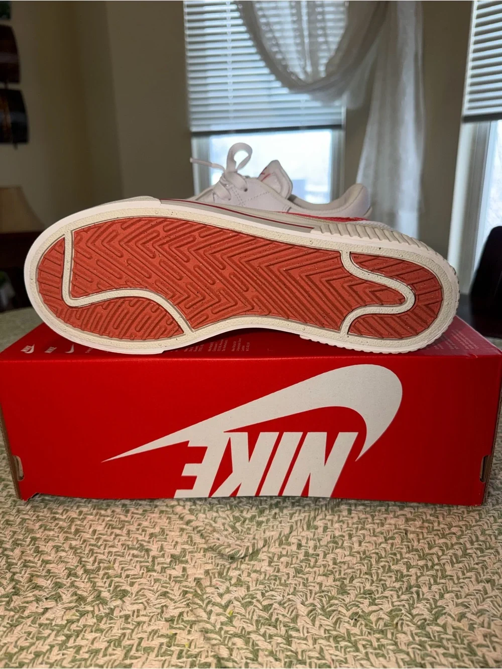 Nike women’s Court Legacy Liftsneakers size 8 new/box without lid!!